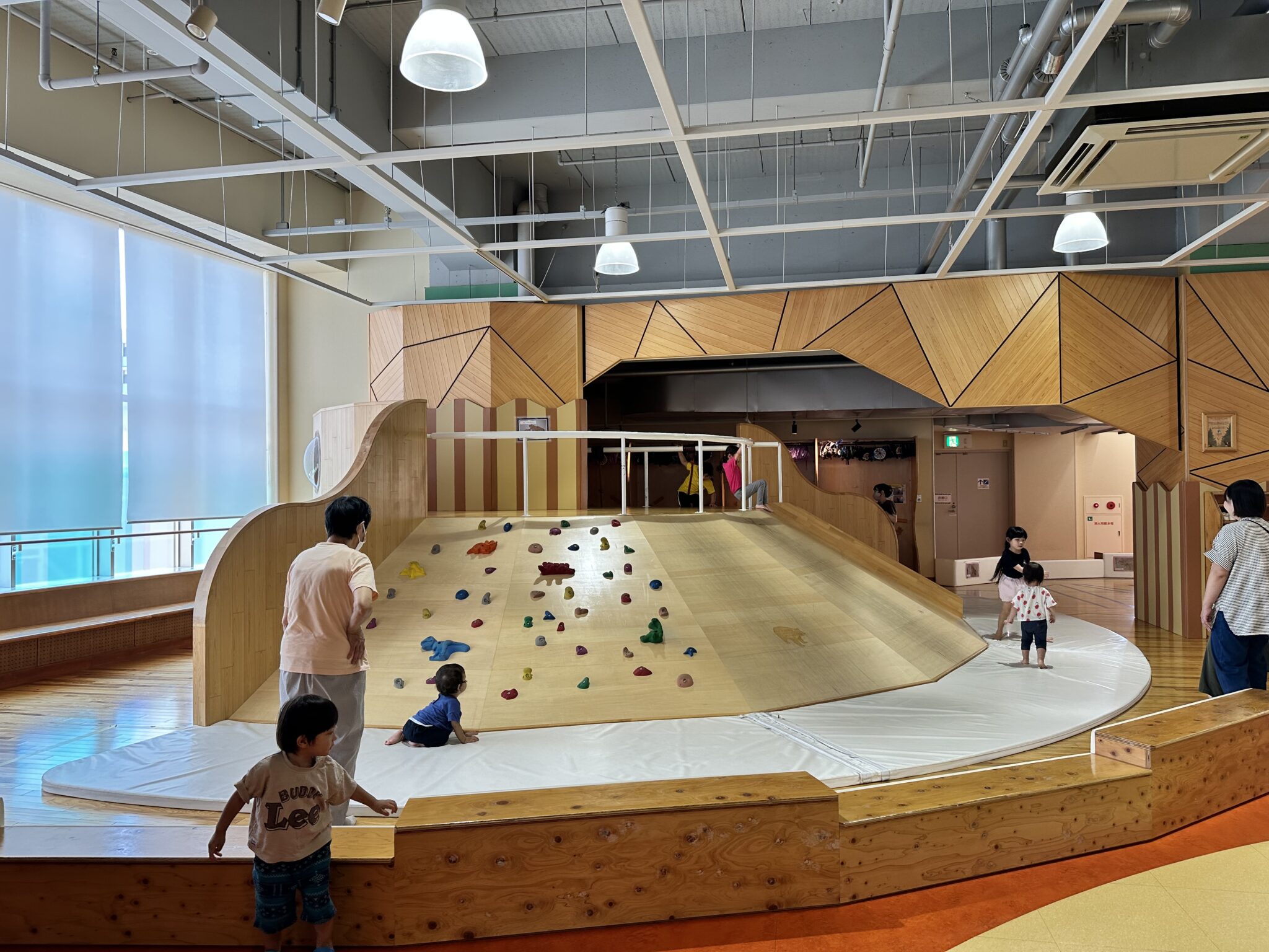 浜松市の子どもが楽しめるスポット・遊び場まとめ！授乳室やおむつ交換台ベビーカー貸出についても | ゆうゆう旅にっき