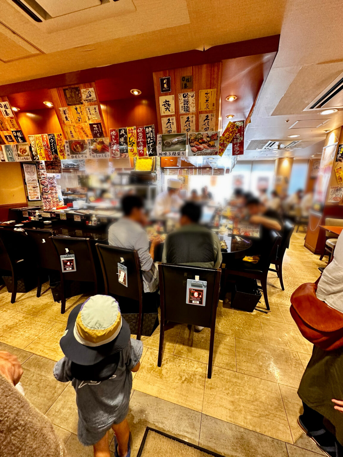 【1・3歳とお寿司】沼津魚がし鮨 メイワン浜松店|子どもと入れる?子連れ対応と店内の様子 | ゆうゆう旅にっき