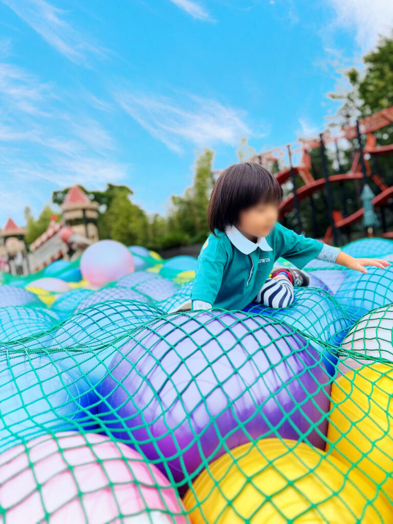 伊豆ぐらんぱる公園で遊ぶ子ども